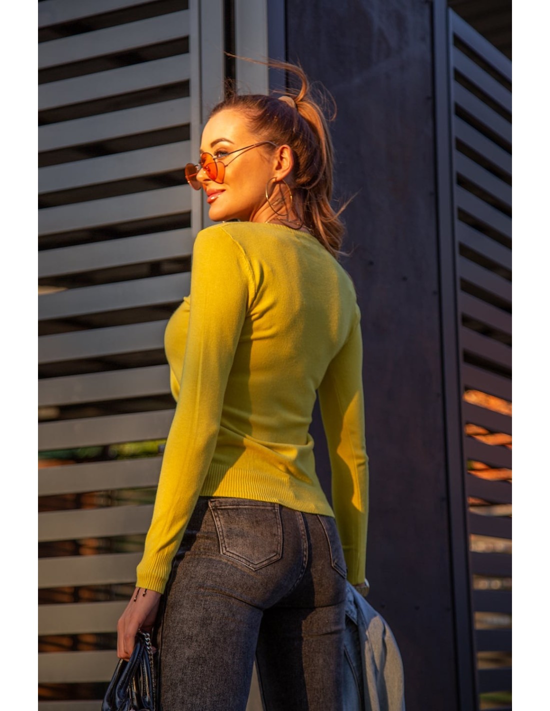 Fitted blouse with a V-neck, yellow 8068 - Online store - Boutique